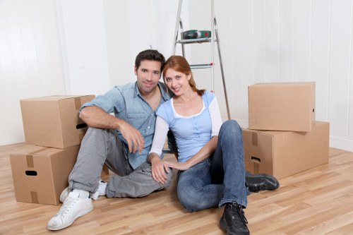 Professional moving van service for flats and houses in Movers